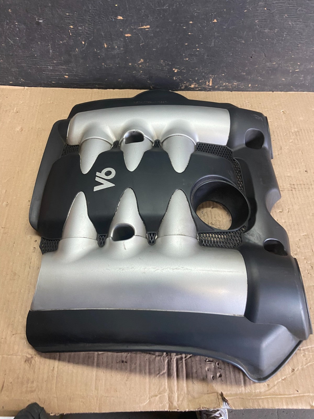 2006 to 2008 Kia Sedona V6 3.8L Engine Motor Cover Oem P0415 DG3