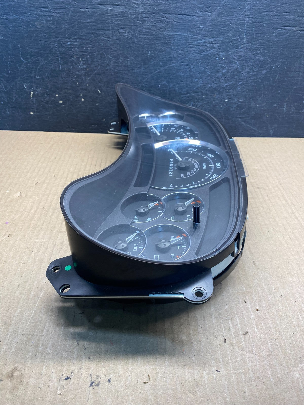 2003 to 2006 Cadillac Escalade Instrument Speedometer Cluster Gauge AG3952 DW2