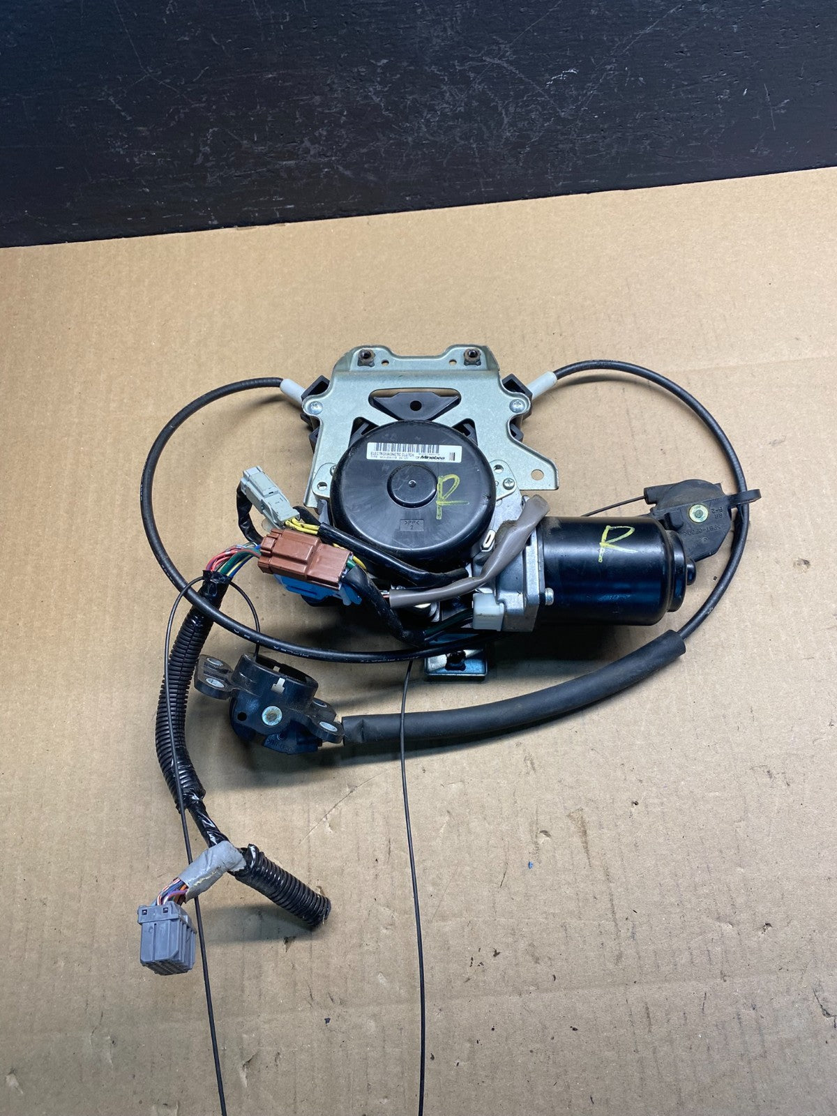2005 - 2010 Honda Odyssey Rear Right Sliding Door Lock Actuator Motor AC2467 DG4