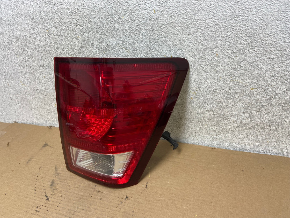 2007 2008 2009 2010 Jeep Grand Cherokee Right Passenger Tail Light AH4259 LK2