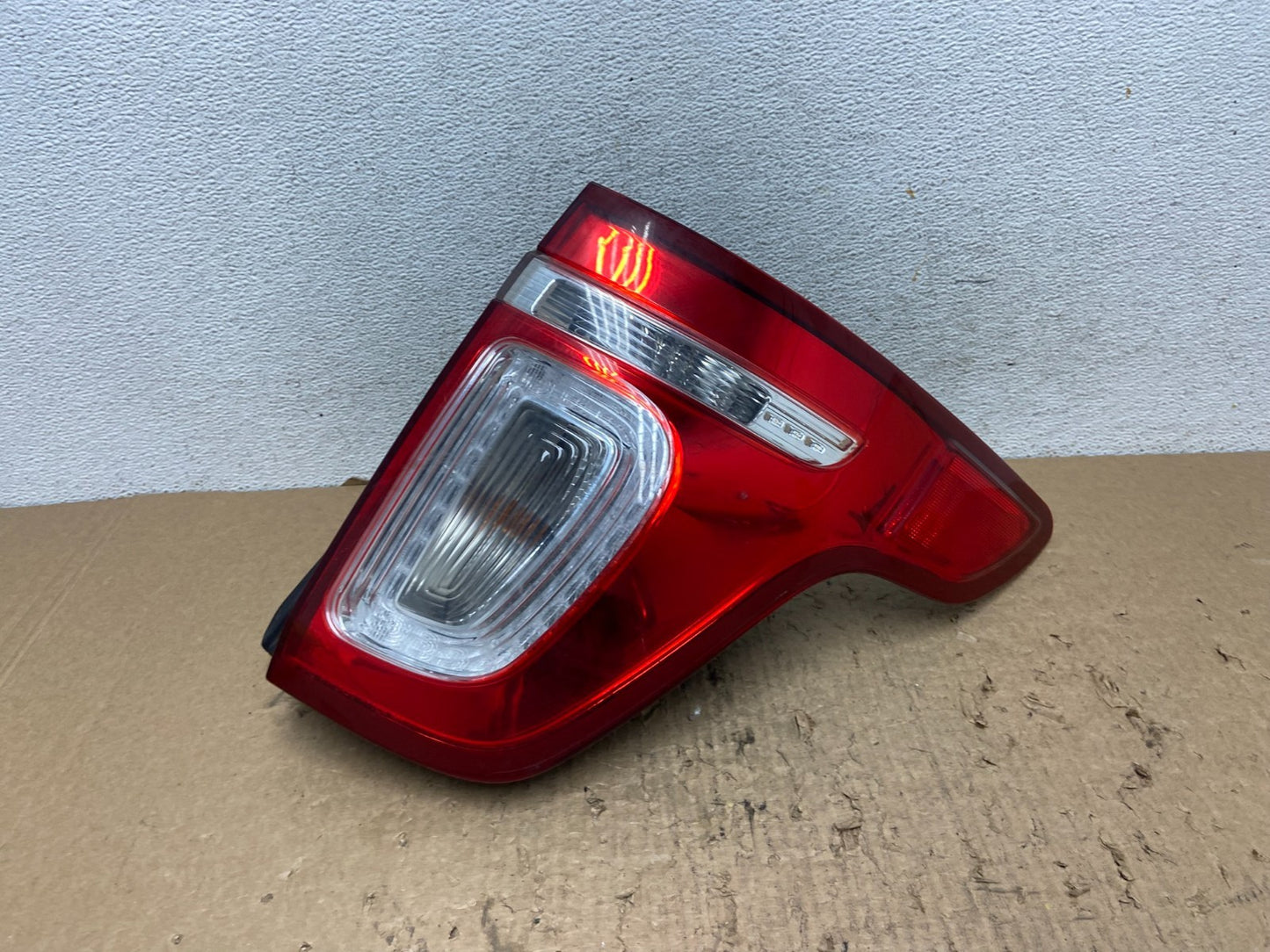 2011-2015 Ford Explorer Right Passenger Side Tail light AF8443 DW0
