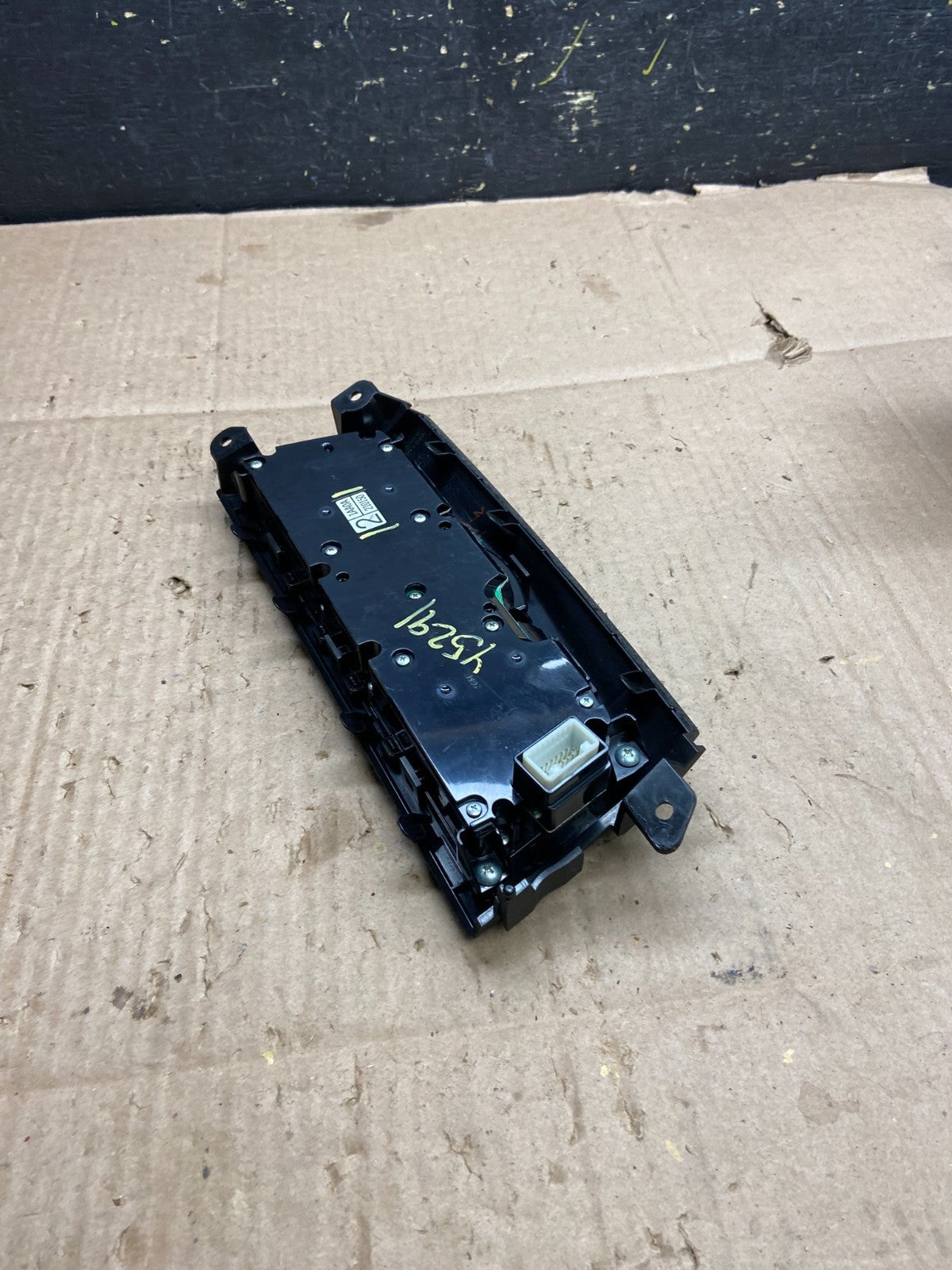 2009-2014 Nissan Murano AM FM Radio CD Control Panel Y5291 DG3