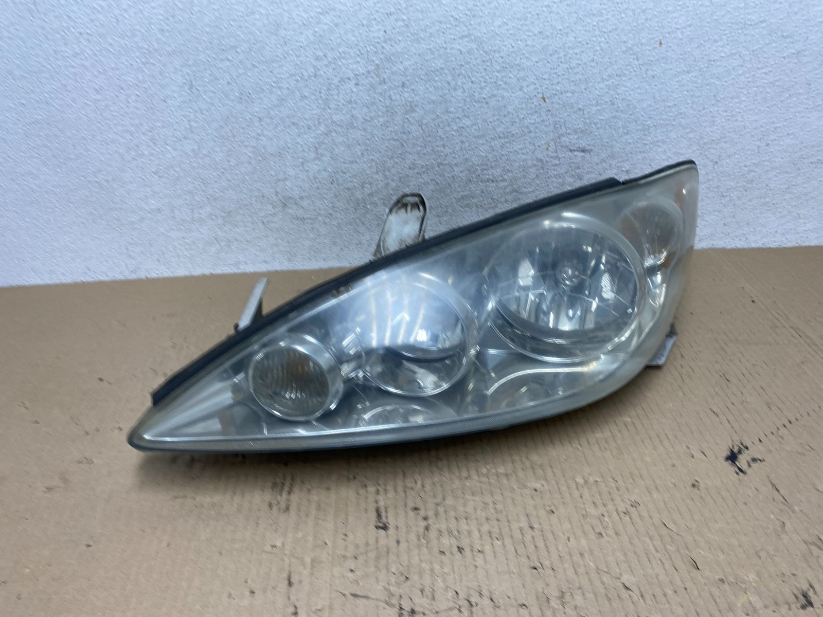 2005 to 2006 Toyota Camry Left Driver LH Halogen Headlight AF6006 DW2