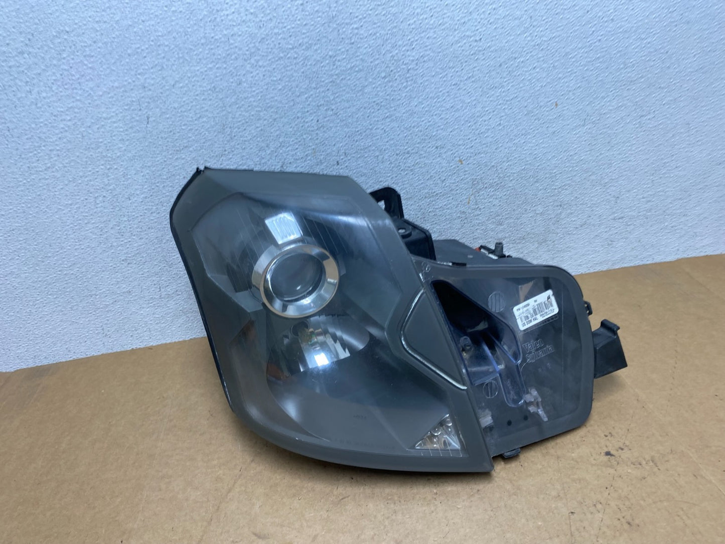 2003 to 2007 Cadillac CTS Right Passenger RH Halogen Headlight AE3179 DW0