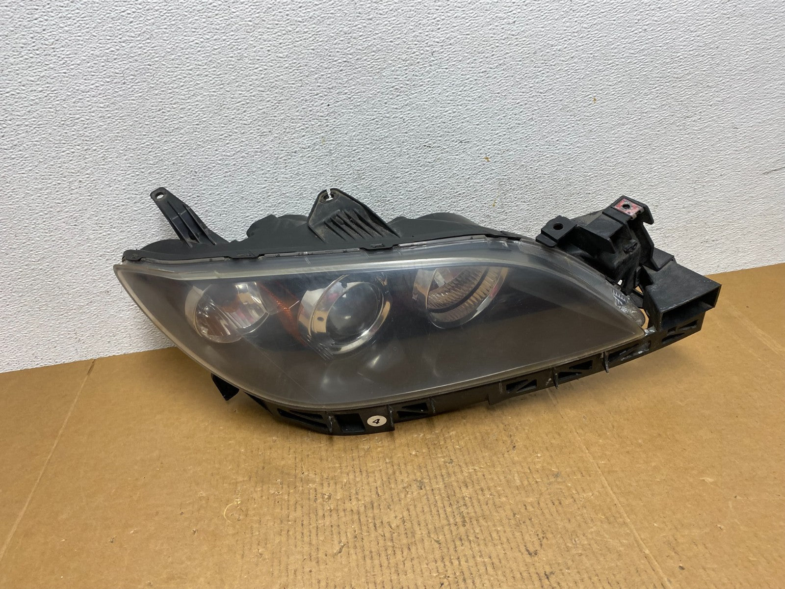 2004 to 2009 Mazda 3 Sedan Right Passenger Rh Side Headlight AE0663 DW0