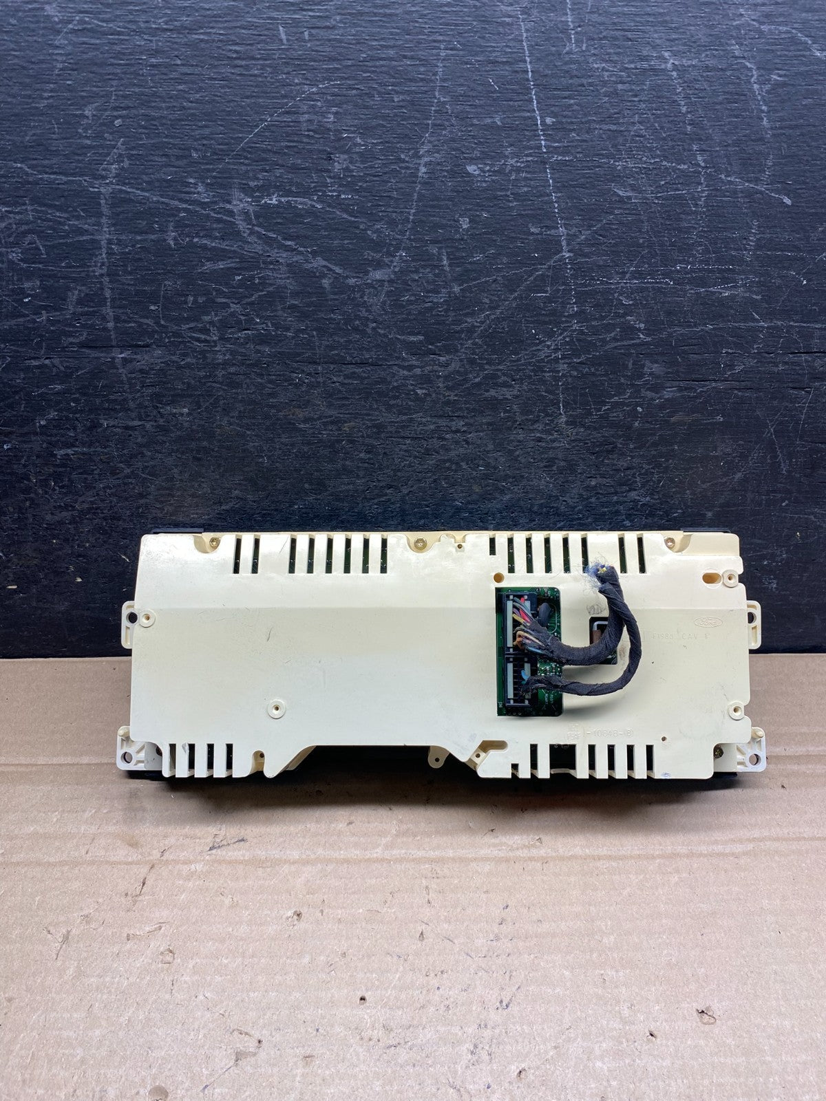 1996 to 1997 Ford Crown Victoria Speedometer Cluster Gauge ah7537 DG4