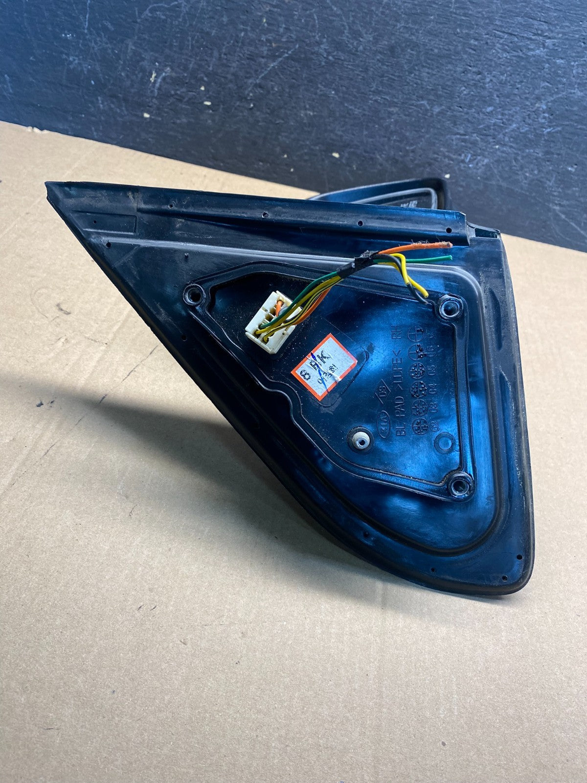 2003 to 2009 Kia Sorento Right Passenger View Door Mirror AE7685 DW4
