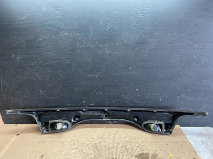 2000 to 2002 Ford Taurus Sedan Trunk Rear Center Lid Tail Light Panel O0840 DG10