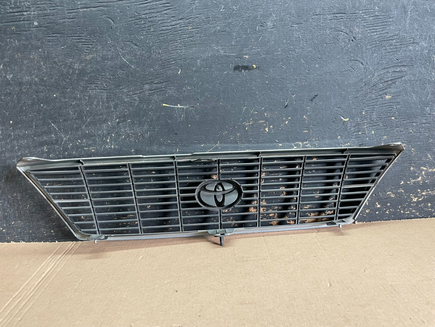1995 1996 1997 Toyota Avalon Front Upper Grill Grille OEM Z8581 DG3