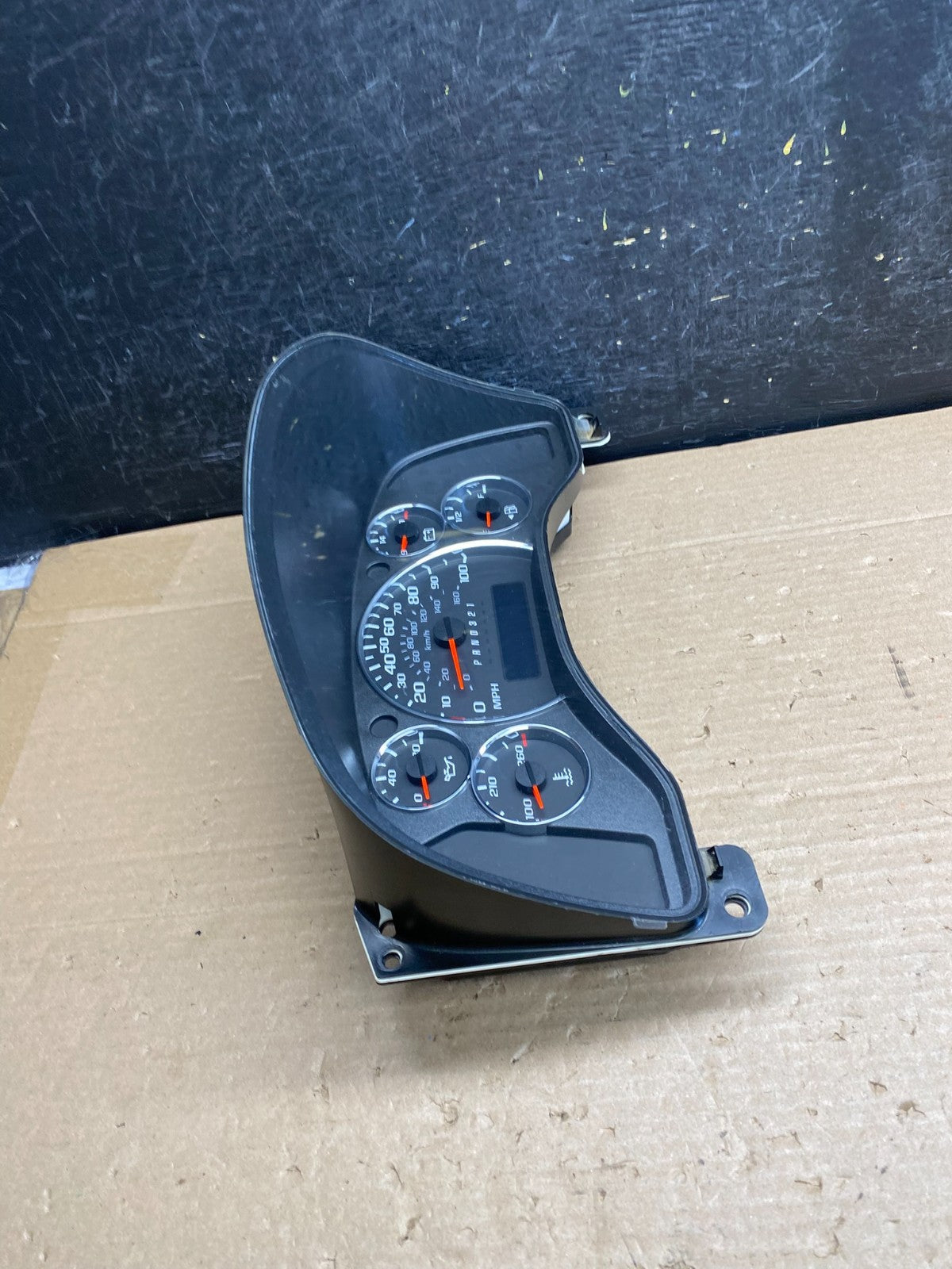 2008 to 2010 Chevrolet Express 1500 Speedometer Cluster Gauge ag6352 DG2