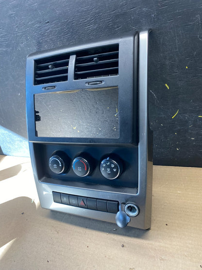 2008 to 2012 Jeep Liberty Dash Climate Temperature Control Radio Bezel S2644 DG2