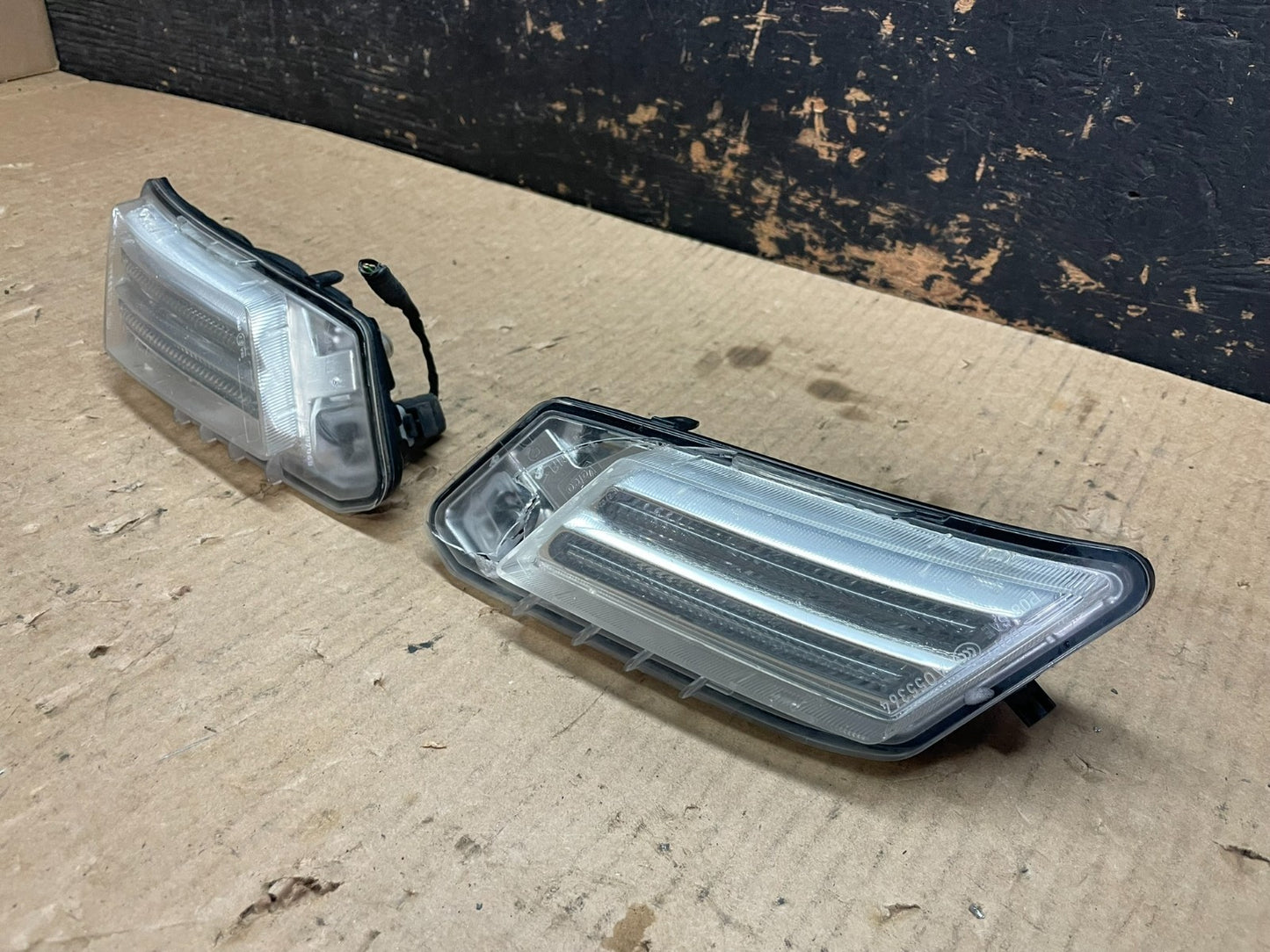 2010 to 2013 Volvo XC60 Left+Right Set Daytime Running Lamp Fog Lights Y9682 DG2