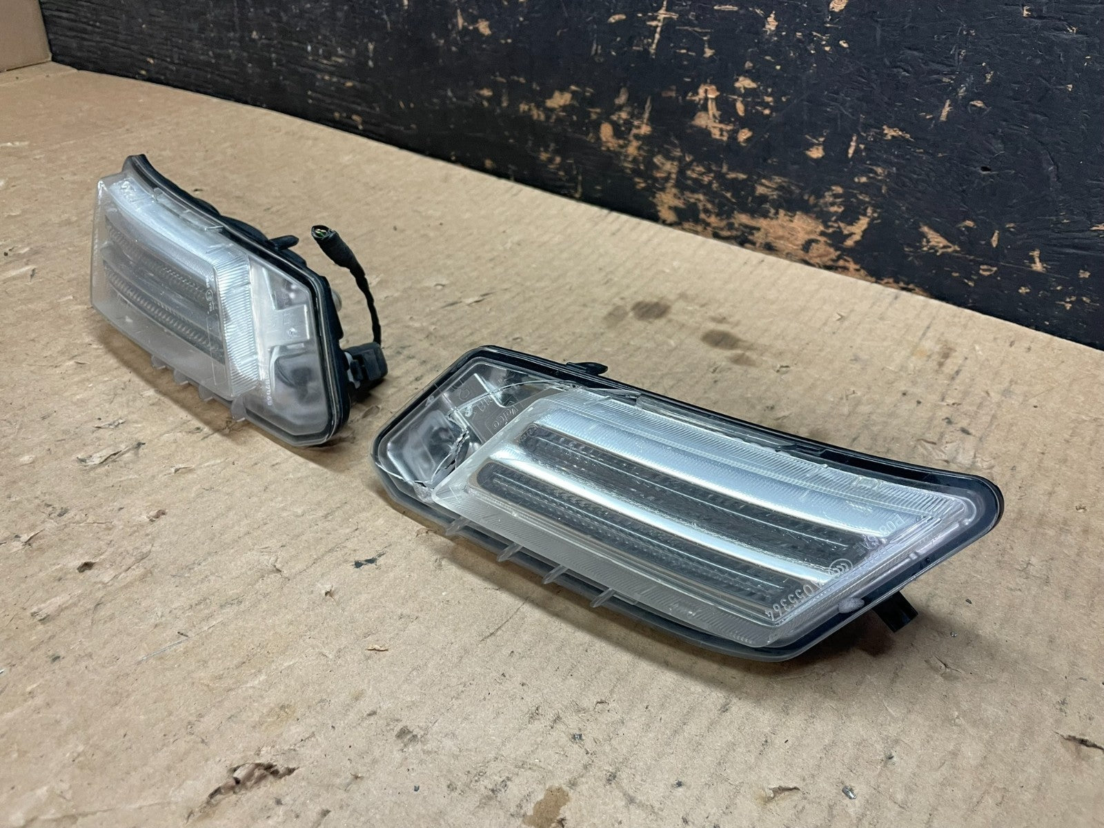 2010 to 2013 Volvo XC60 Left+Right Set Daytime Running Lamp Fog Lights Y9682 DG2