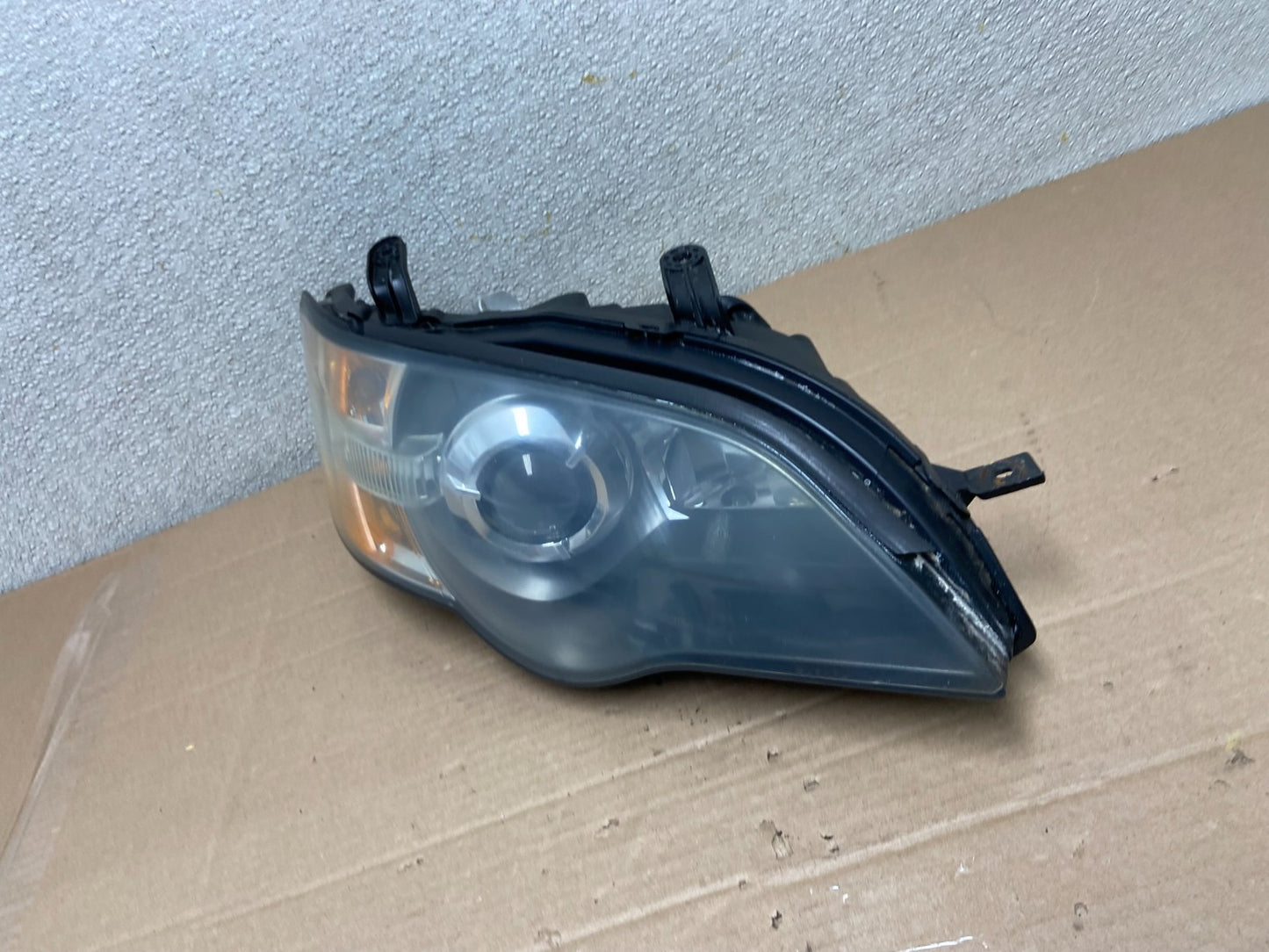 2006 to 2007 Subaru Legacy Right Passenger RH Side Black Headlight Oem AA8680 DW1
