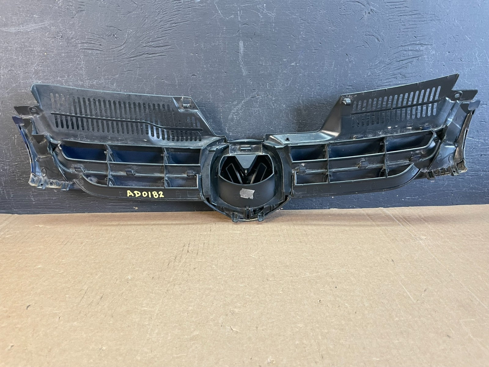 2004 to 2009 Volkswagen Golf MK5 Front Bumper Grill Grille 1k0853655 AD0182 DG4
