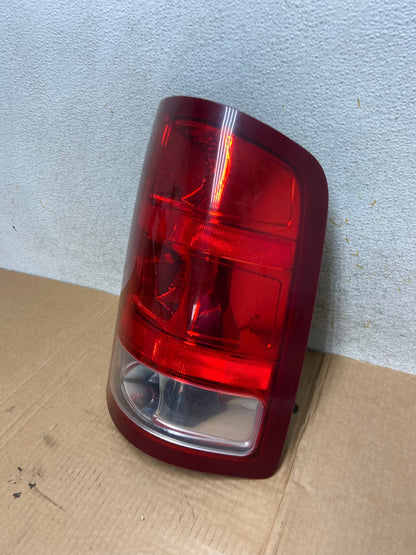 2007 to 2013 GMC Sierra 1500 Right Passenger RH Side Tail Light AI3777 LK1