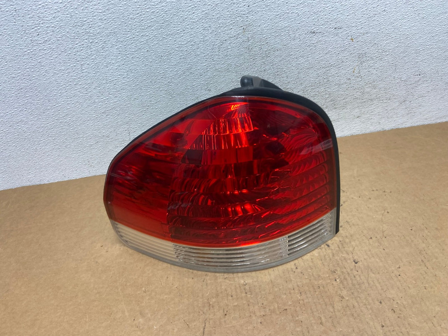 2005 to 2006 Hyundai Santa Fe Left Driver Side Tail Light AD4690 LK0