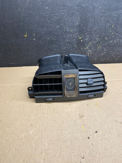 2007 to 2009 Cadillac SRX Front Center Dash Clock Air Vent t9271 DG0