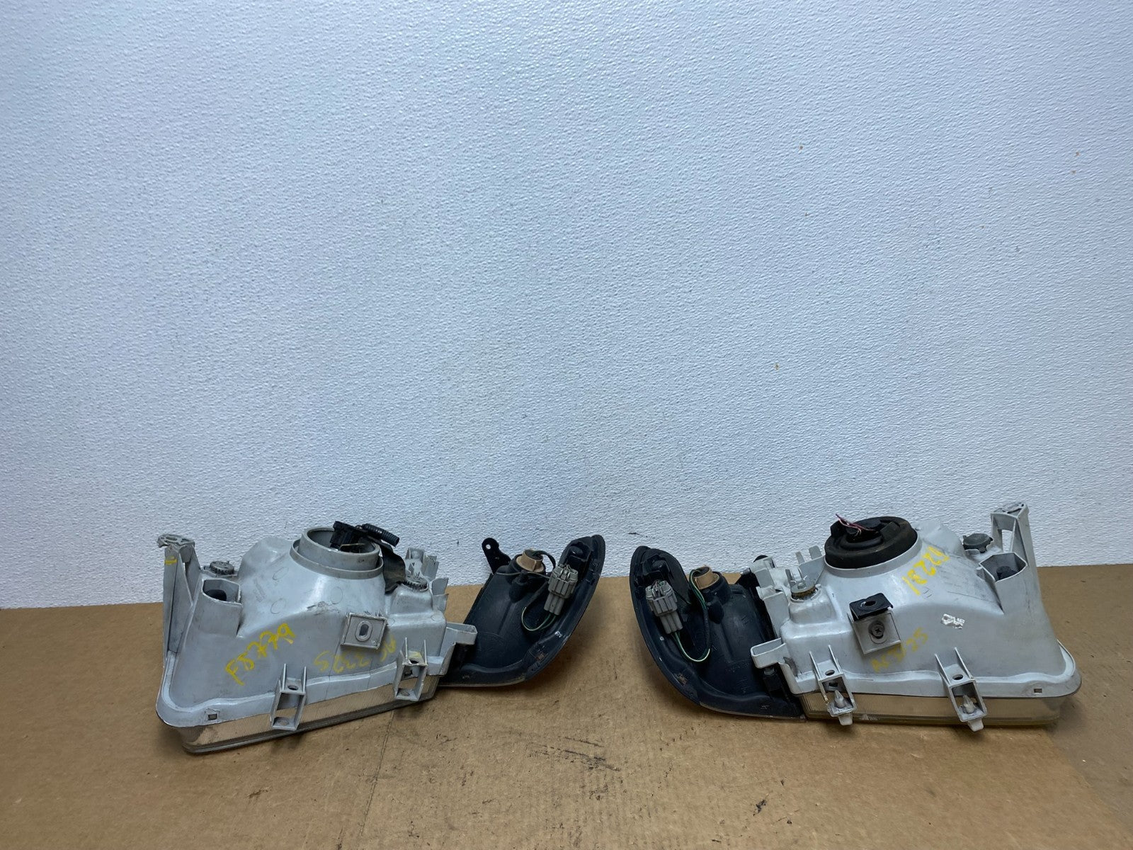 1999-2004 Nissan Pathfinder Left+Right Side Set Halogen Headlights Oem AC3325 DW11