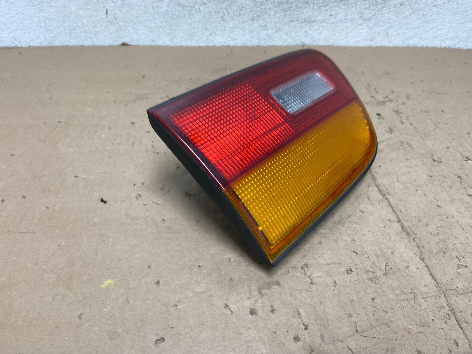1998 1999 2000 Toyota Sienna Right Passenger Inner Tail light AG5695 LK2