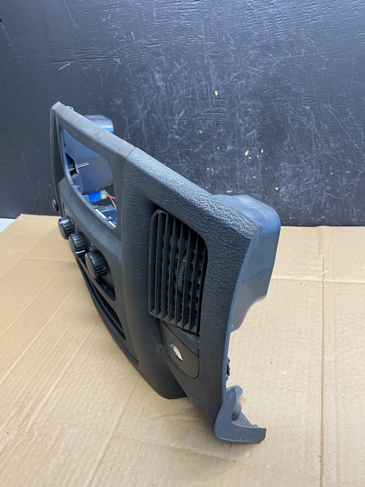 2002 to 2005 Dodge Ram Radio Climate Control Dash Air Vent Bezel Trim AC9310 DG2