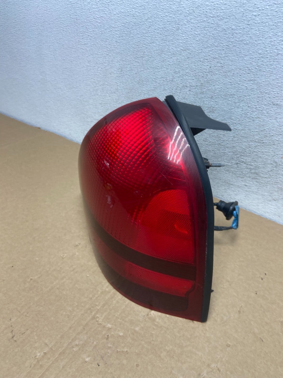 2003 to 2011 Mercury Grand Marquis Right Passenger Side Tail Light AF7310 DW1