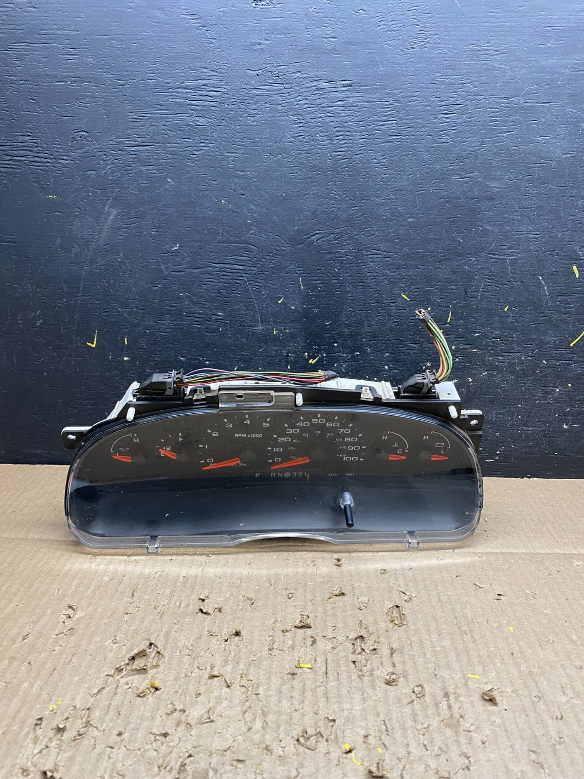 2004 2005 Ford Explorer Speedometer Cluster Gauge v1668 DG0