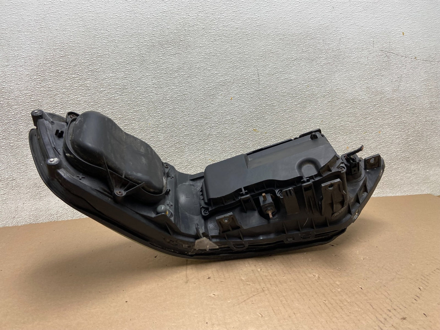 2005 to 2011 Lincoln Town Car Right Passenger Rh Side Headlight AB5017 DW5