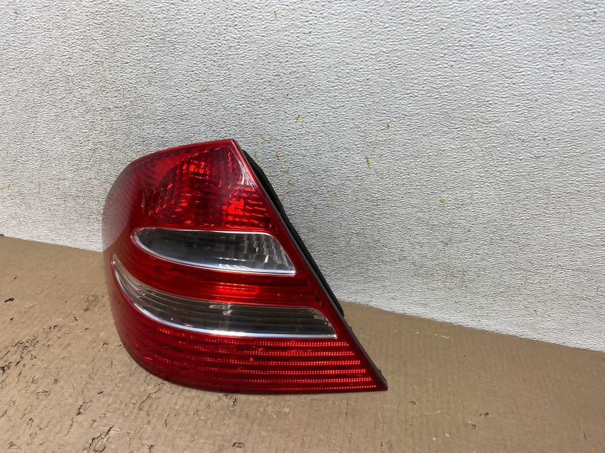 2003-2006 Mercedes E Class Sedan Left Driver LH Side Tail Light AH6602 LK2