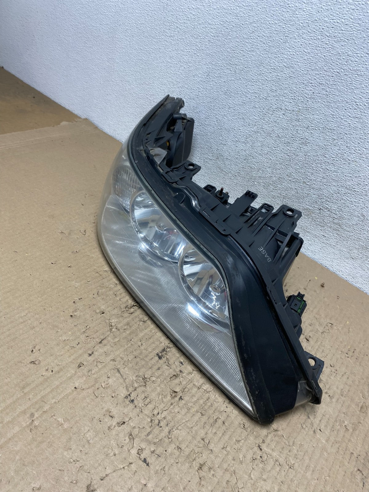 2005 to 2011 Lincoln Town Car Right Passenger Rh Side Headlight AF7195 DW1