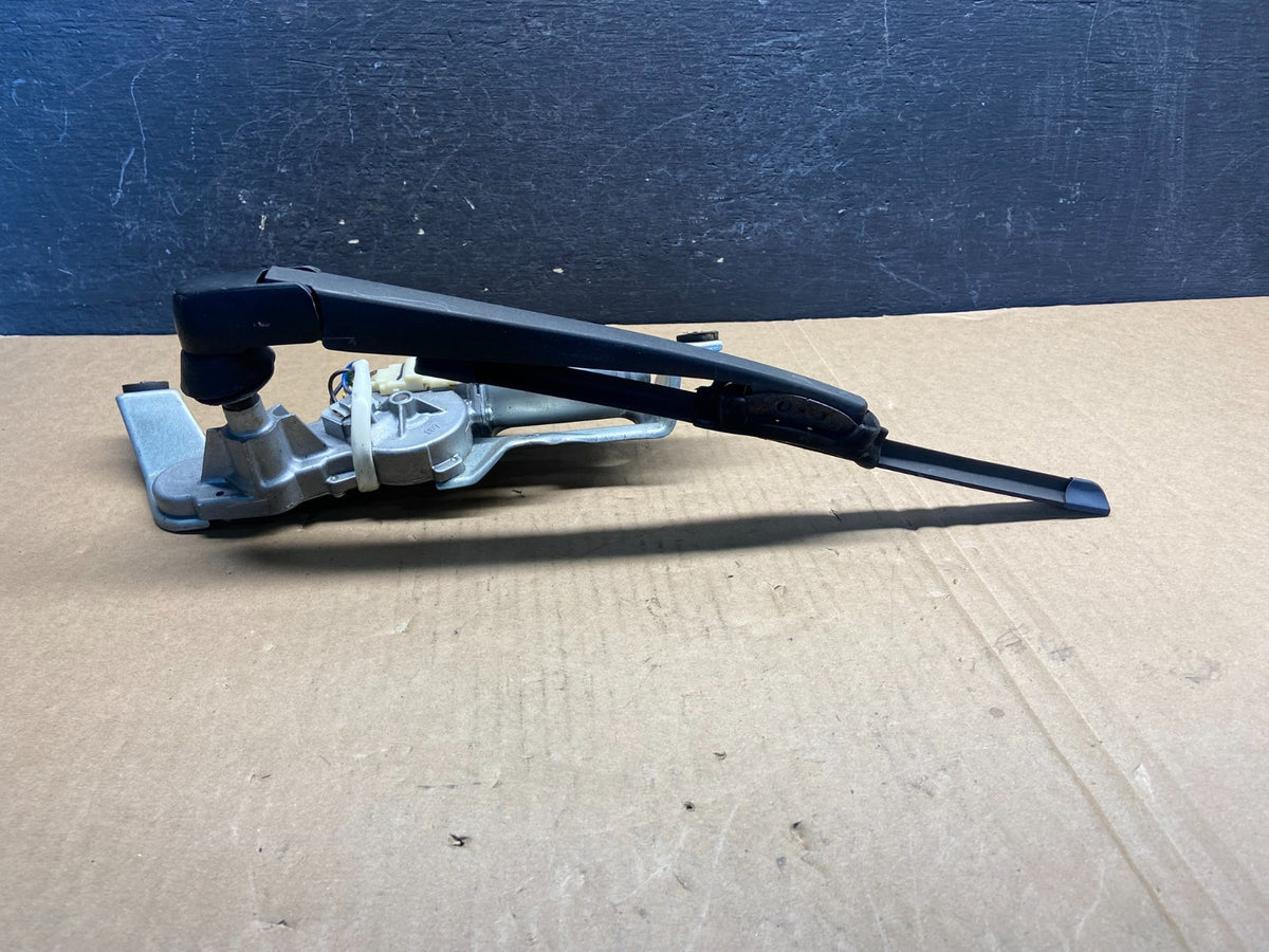 2005 to 2009 Subaru Legacy Outback Rear Windshield Wiper Motor AG16023