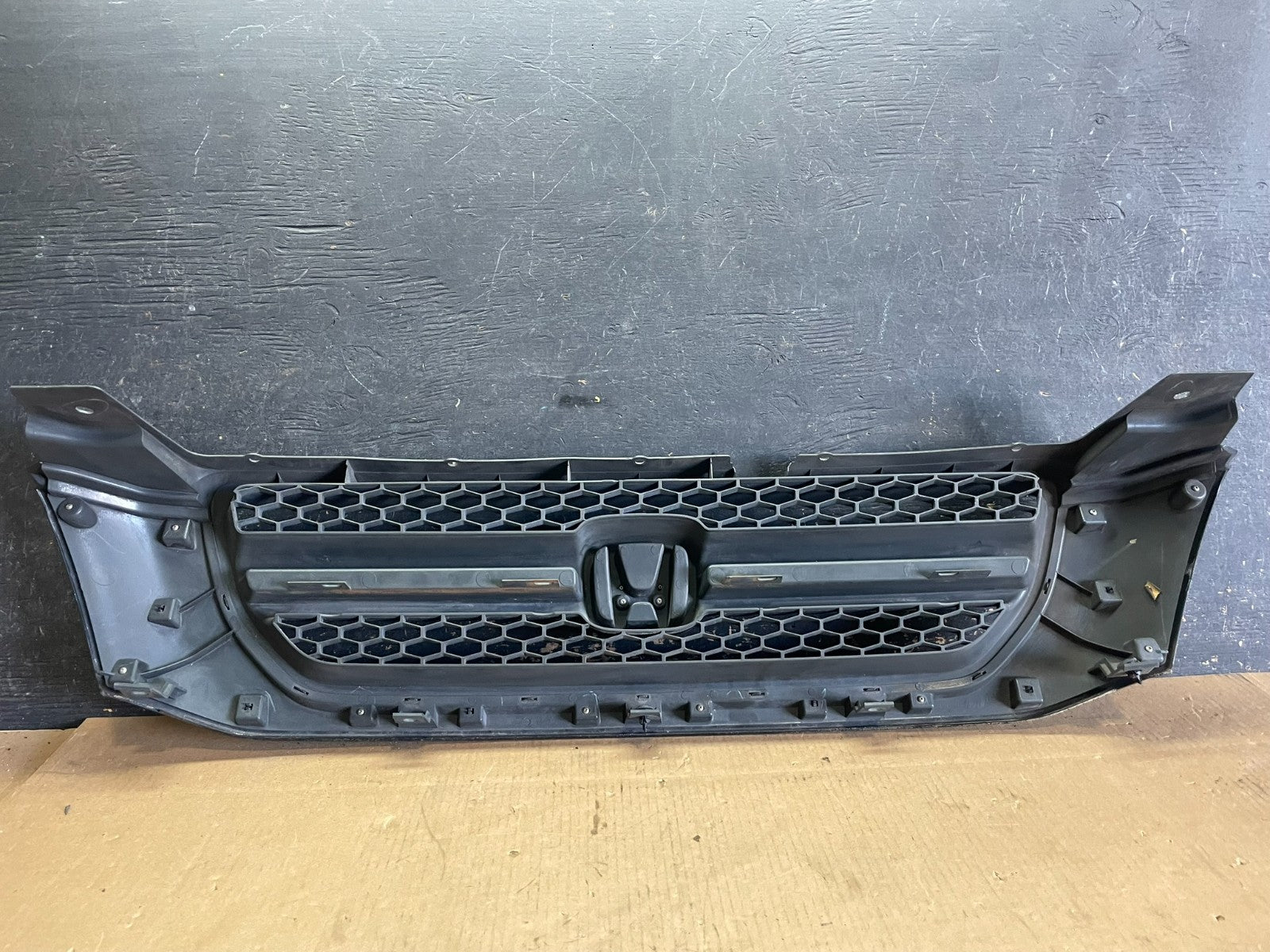2003 2004 2005 Honda Pilot Front Upper Grill Grille Oem AA2265 DG6