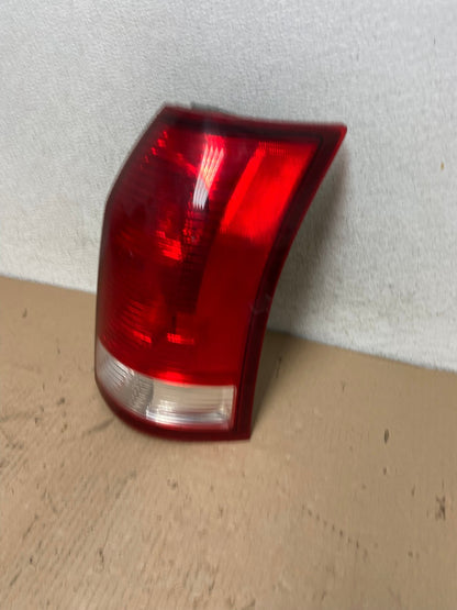 2004 to 2007 Saturn Vue Right Passenger Rh Side Tail Light AF3182 LK1