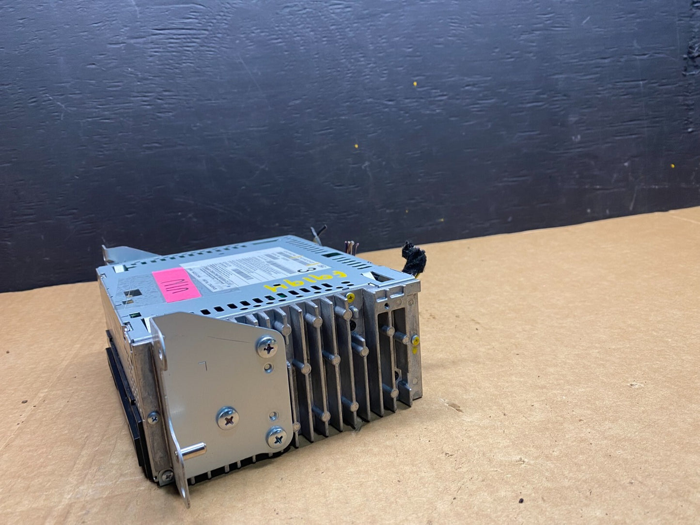 2012 to 2014 Ford Edge AM/FM Radio Reciever F9194 DG12