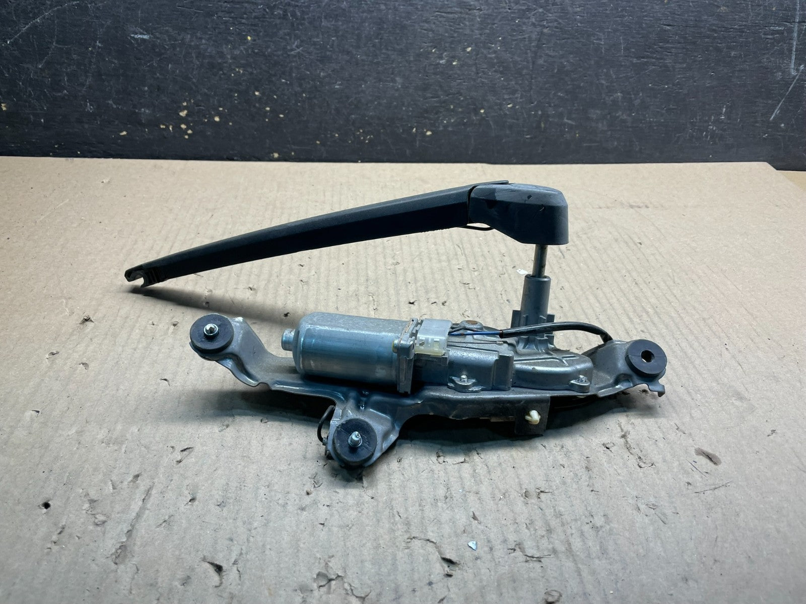 2007 to 2012 Mazda CX-7 CX7 Windshield Rear Wiper Motor x0533 DG1