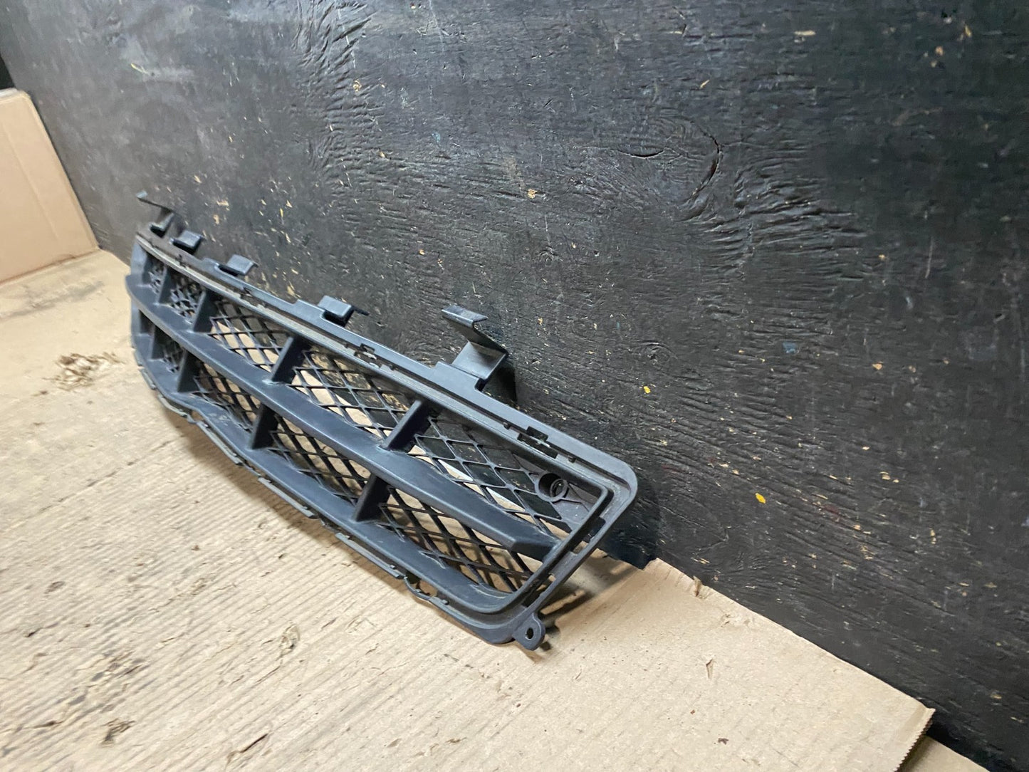 2010-2013 Buick Lacrosse Front Lower Grill Grille Oem V4167 DG1