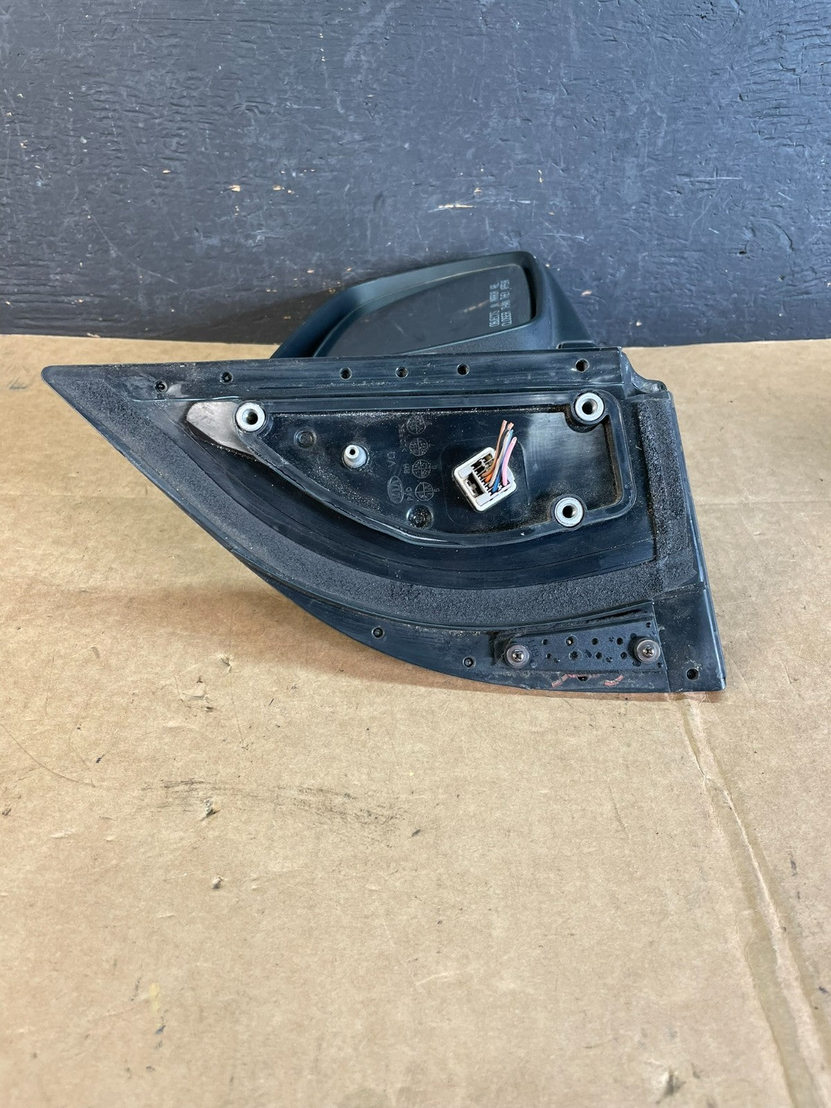 2011 to 2014 Kia Sedona Right Passenger RH Side Door Mirror AE0928 DW4