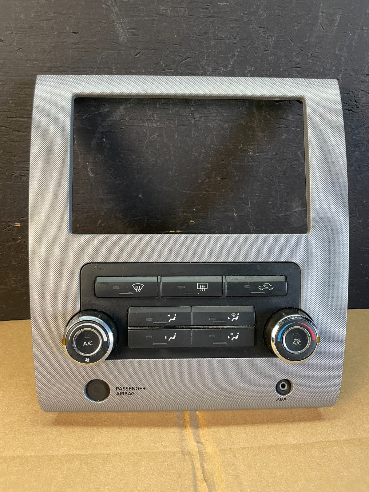 2008 - 2012 Nissan Titan Climate Control Hvac Radio Bezel AC5252 DG0