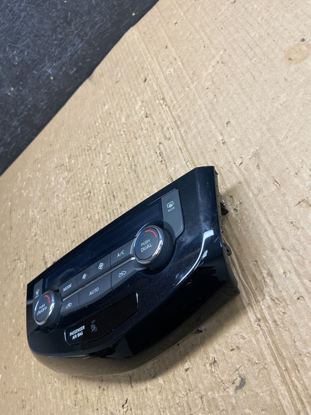 2014 2015 2016 Nissan Rogue Heater Temperature AC Climate Control AF1654 DG3
