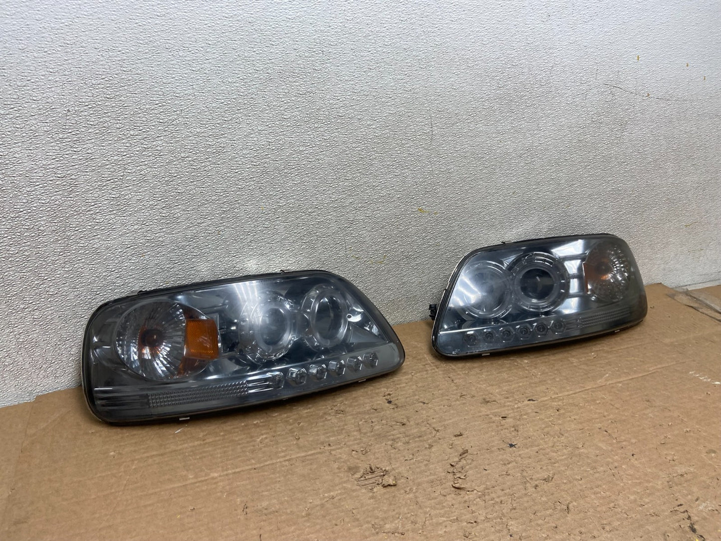 1997 to 2003 Ford F150 Left+Right Set Side Headlights Z3177 DG2