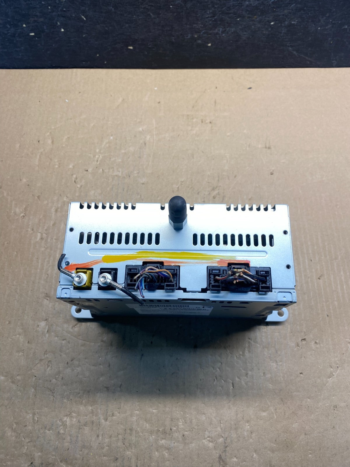 2013 to 2014 Ford Edge AM/FM Radio Reciever AG1906 DG5