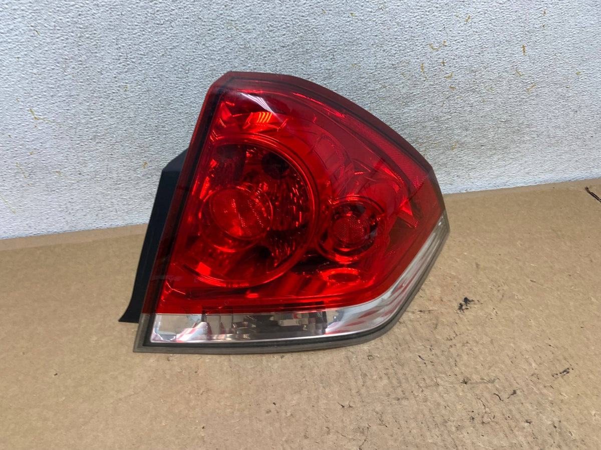 2006 - 2012 Chevrolet Impala Tail Light Right Passenger RH Side AI3523 LK0