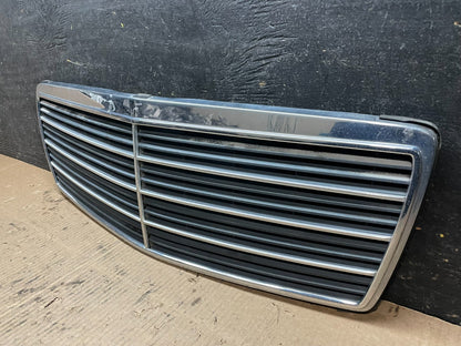 1994 to 1998 Mercedes-Benz W140 S600 S500 S320 Front Upper Grille OEM Y1263 DG2