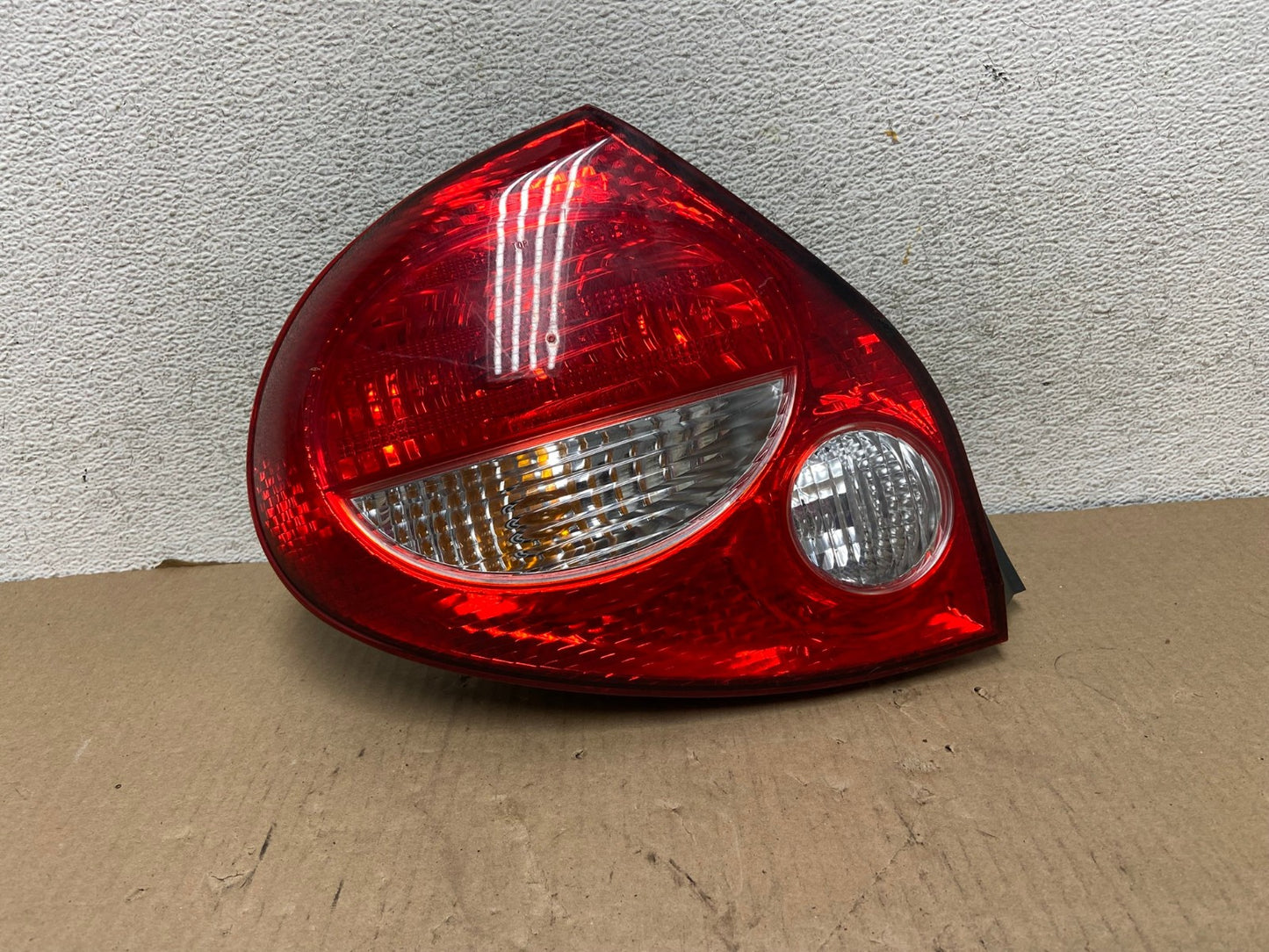 2000 to 2001 Nissan Maxima Left Driver Lh Side Tail Light AG7953 LK0