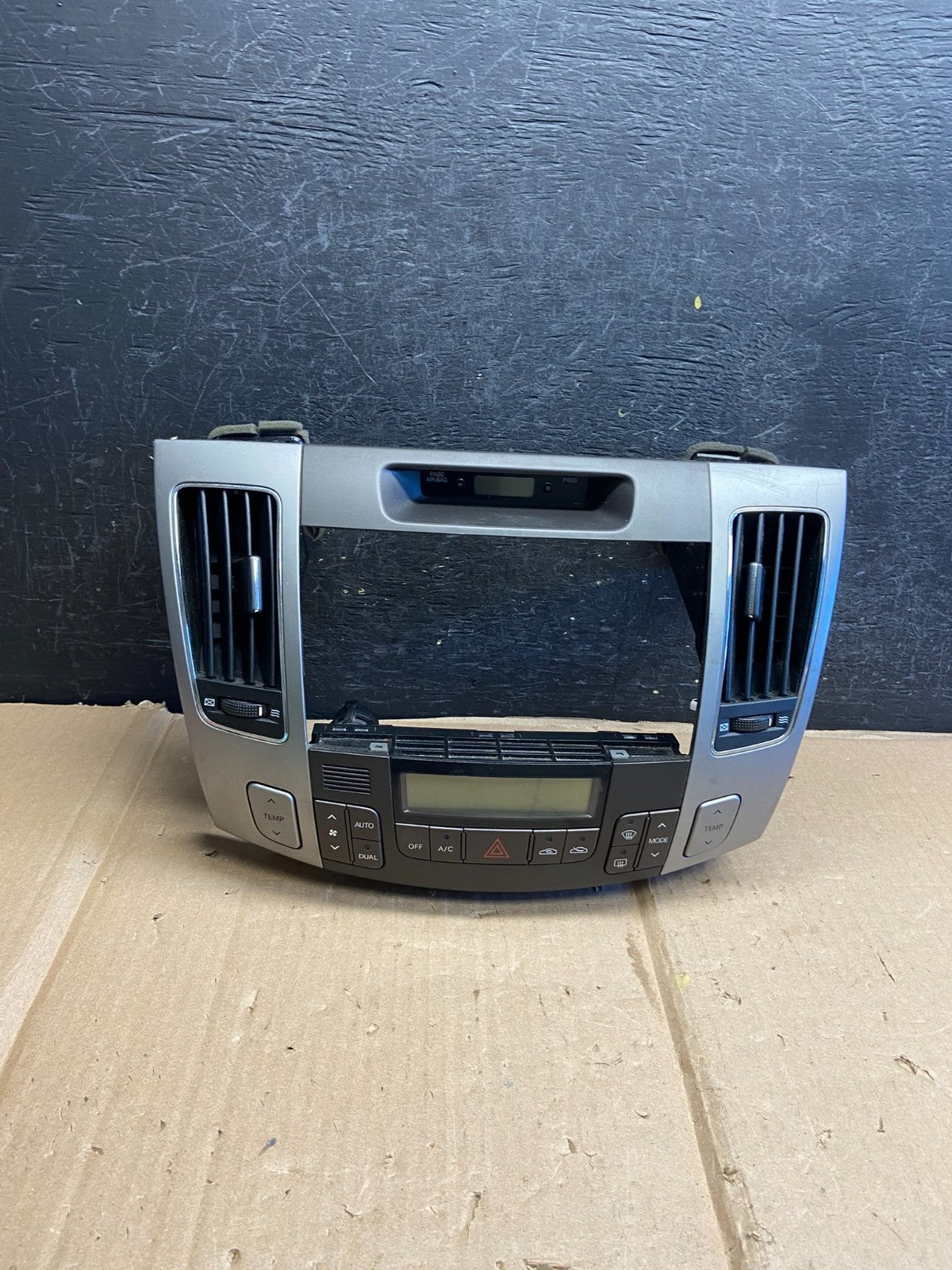 2009 - 2010 Hyundai Sonata Center Radio Climate Control Air Vent Bezel AH5635 PS0