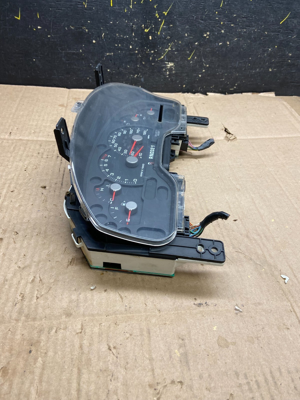 2004 2005 Ford Explorer Speedometer Cluster Gauge Oem Y2474 DG2