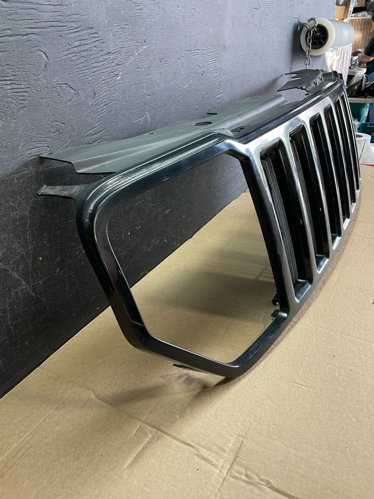 2008 2009 2010 2011 2012 Jeep Liberty Front Upper Grill Grille AF5223 DG2