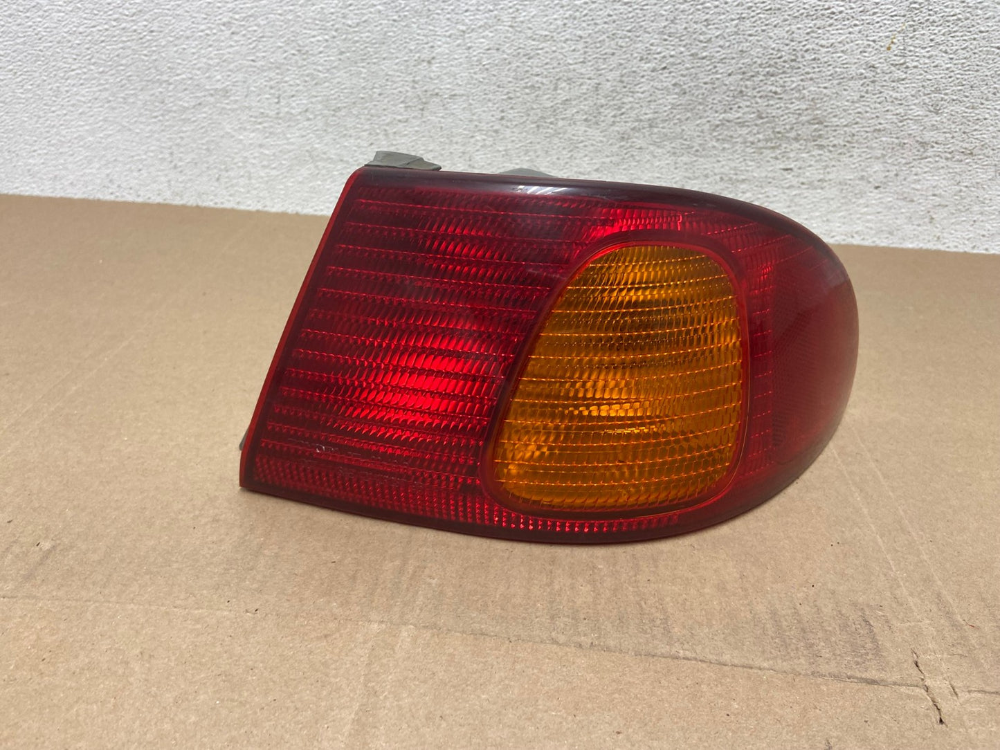 1998 1999 2000 Toyota Corolla Right Passenger Side Tail light AE6617 LK0