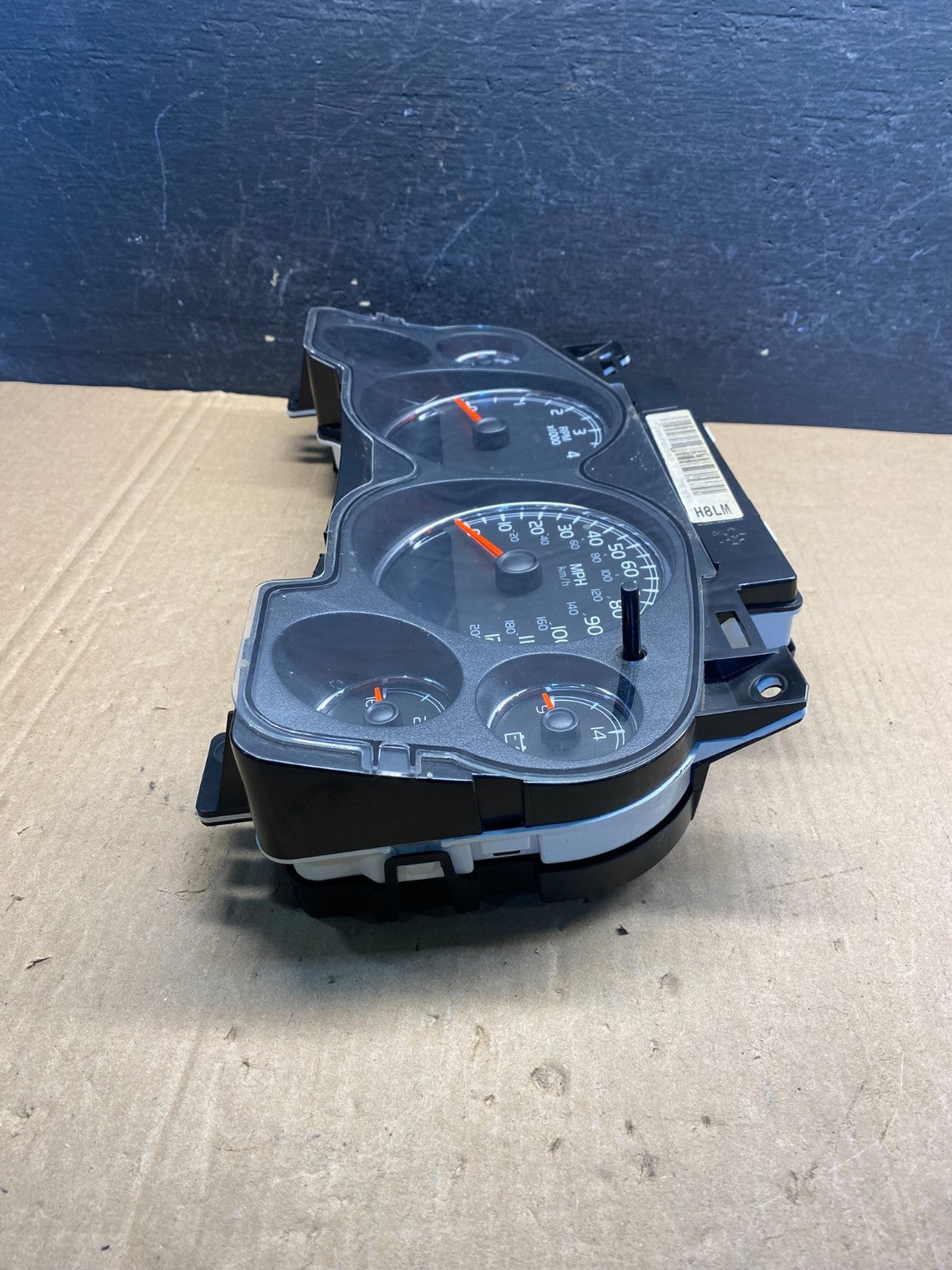 2007 to 2013 Chevrolet Silverado Suburban Cluster Gauge Speedometer AE7569 DG2