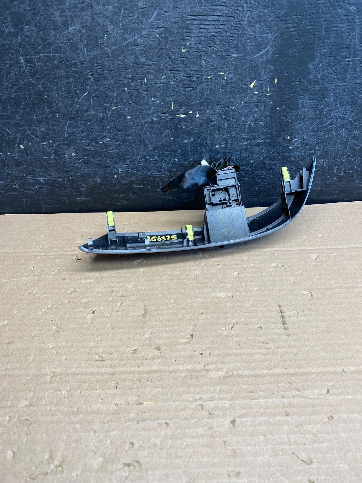 2004 to 2010 Toyota Sienna Right Side Radio Switches Bezel Trim AG6325 DG3
